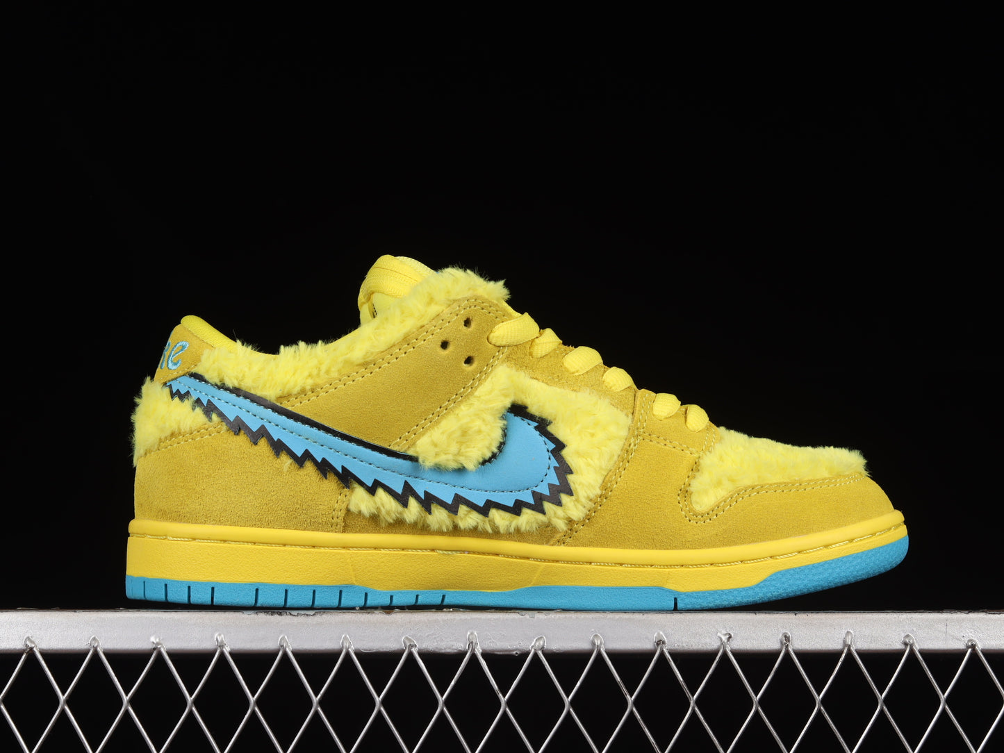 Nike x Grateful Dead SB Dunk Low ‘Yellow Bear’