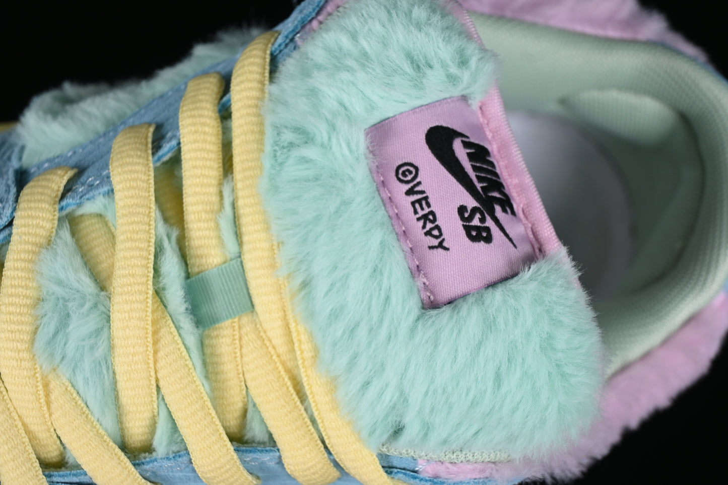 Nike x Verdy SB Dunk Low ‘Visty’