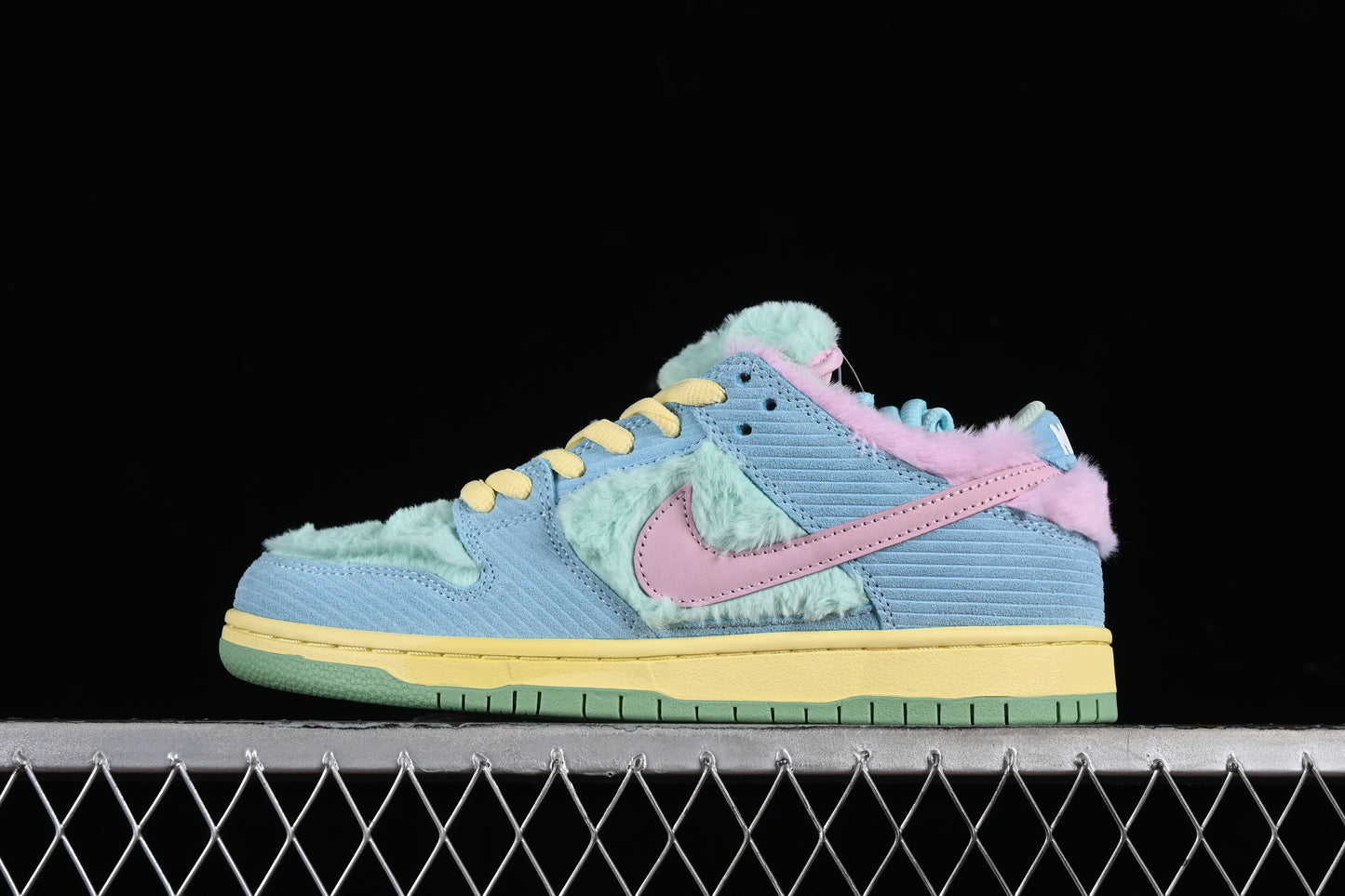 Nike x Verdy SB Dunk Low ‘Visty’