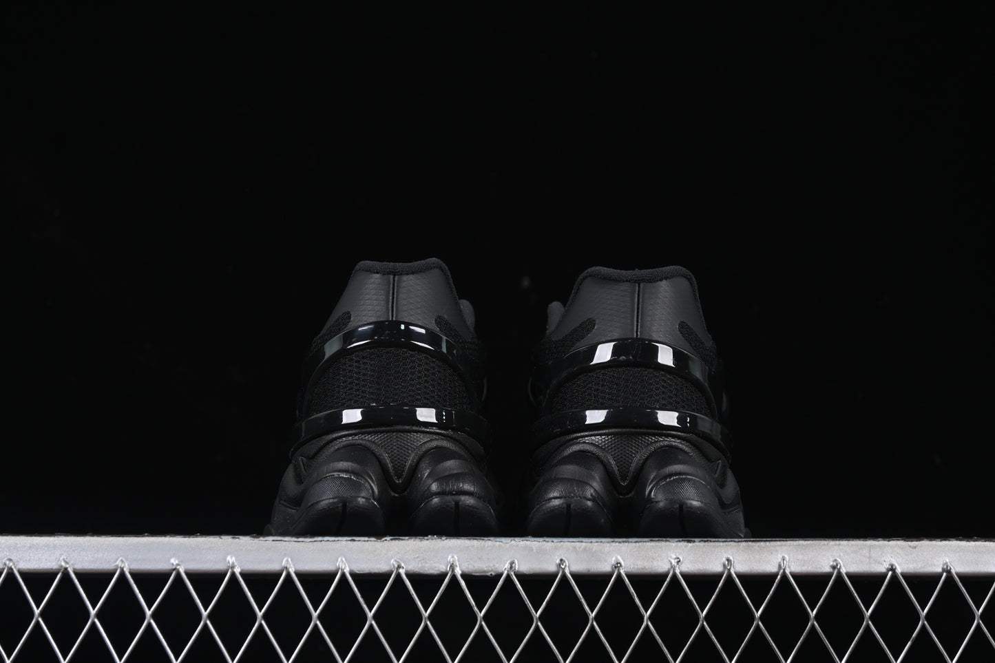 New Balance - Triple Black