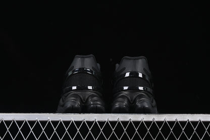 New Balance - Triple Black