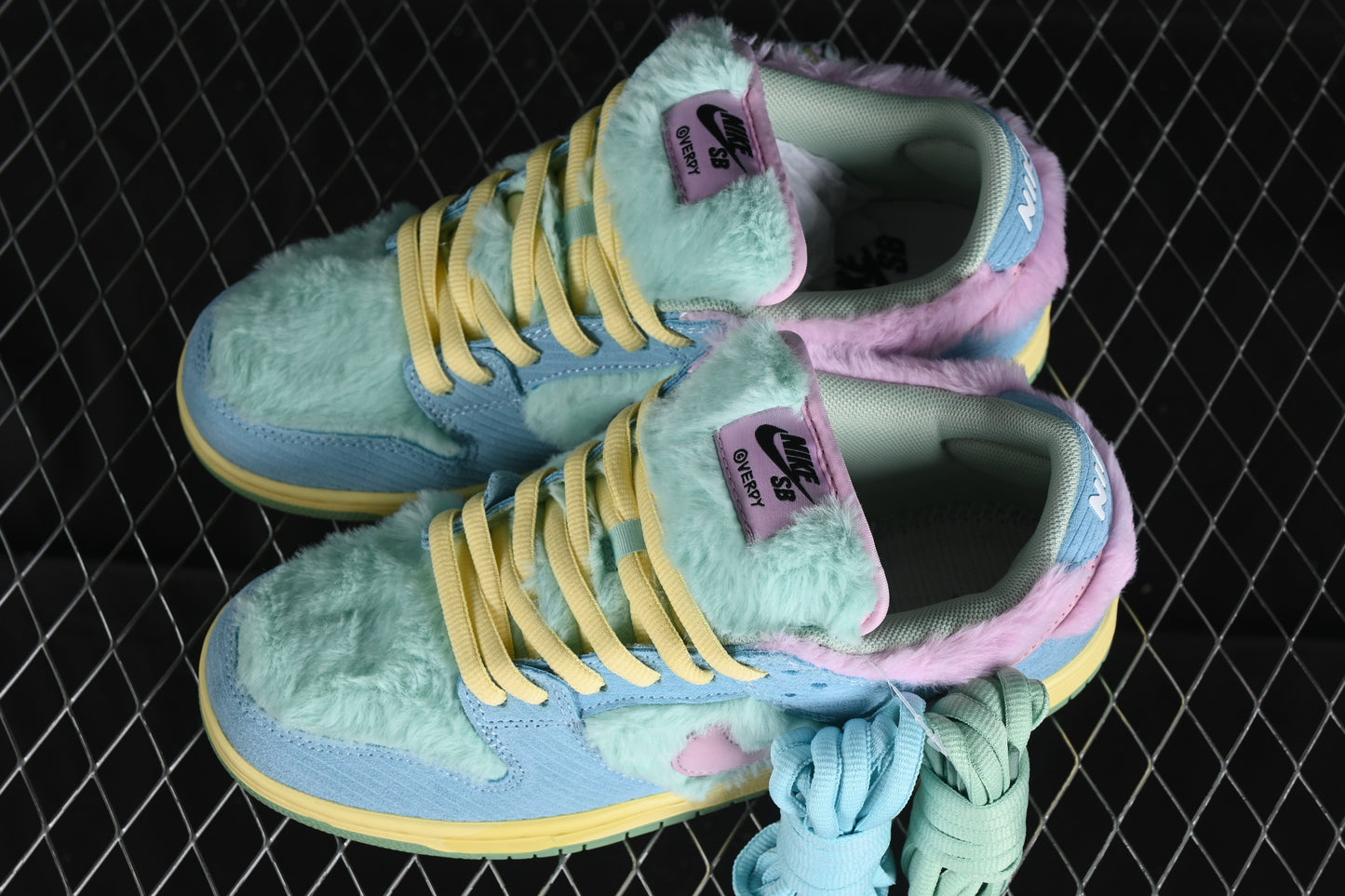 Nike x Verdy SB Dunk Low ‘Visty’